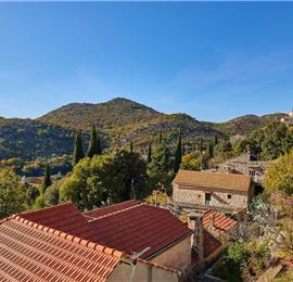 4 Bedroom Villa with pool and terrace near Dubrovnik, Sleeps 8